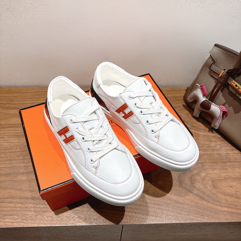 H**me5 sneaker